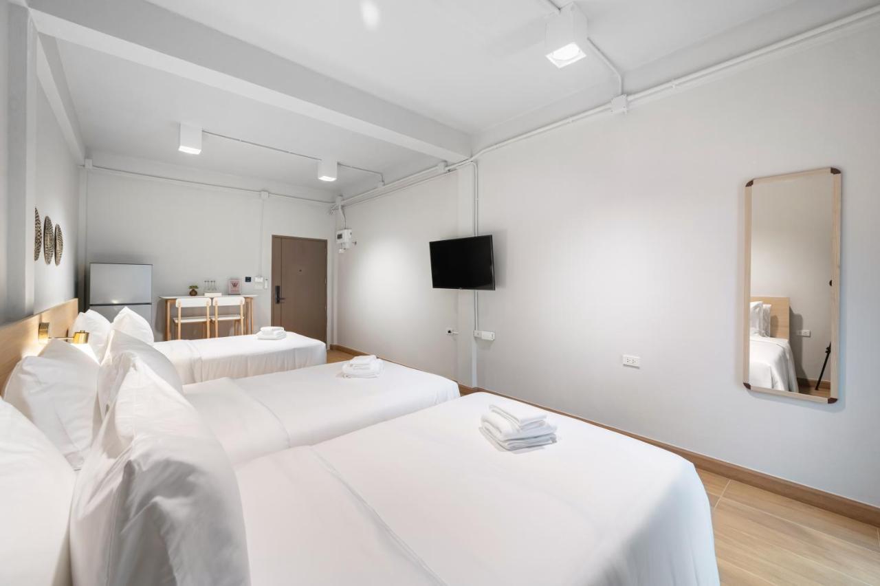 Hotel Wizpark Ratchada Bangkok Bagian luar foto
