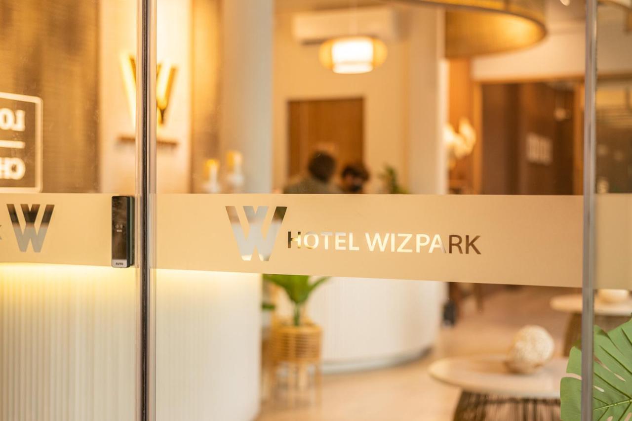 Hotel Wizpark Ratchada Bangkok Bagian luar foto