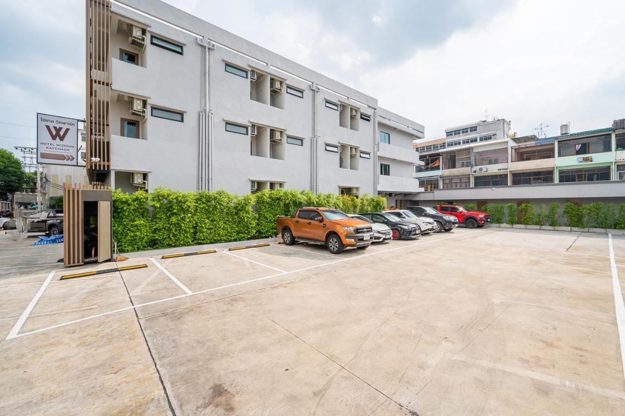 Hotel Wizpark Ratchada Bangkok Bagian luar foto
