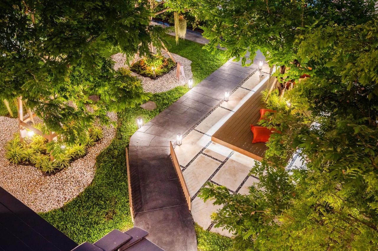 Hotel Wizpark Ratchada Bangkok Bagian luar foto